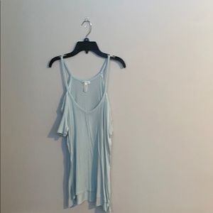 T-shirt with shoulder cut out